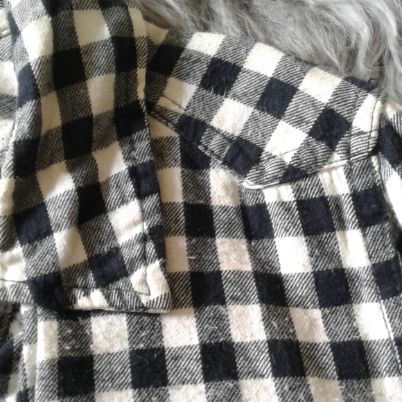Flannel Checkered Long-sleeve Butt… - Picture 6 of 6